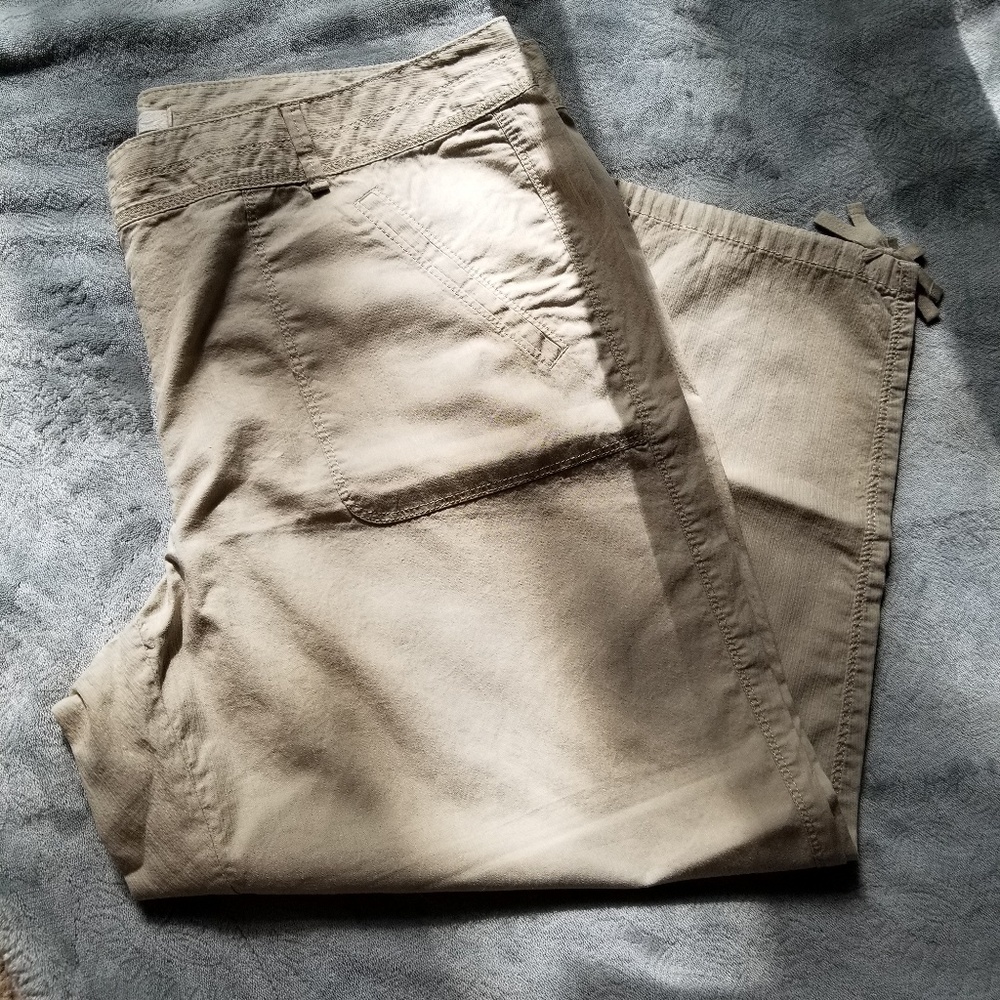 LOFT capris NWT